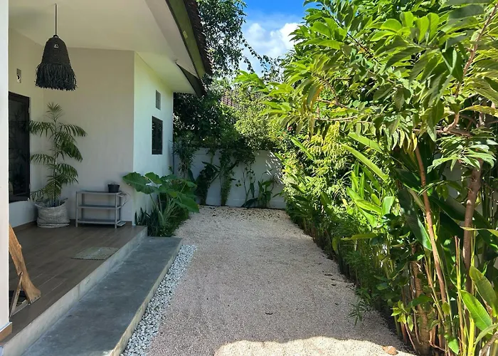 Surfside Pallet Retreat Stylish 2br Hideaway
